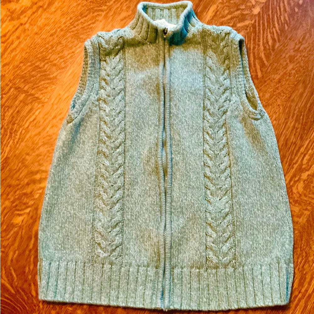 Cabela’s Vintage knit Sweater Vest in Heathered Green